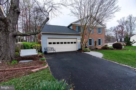 Exterior - 8331 Kenwood Ave, Springfield, VA 22152 photo 11 of 12