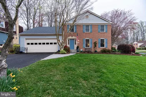Exterior - 8331 Kenwood Ave, Springfield, VA 22152 photo 2 of 12
