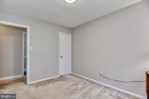 Bedroom - 8331 Kenwood Ave, Springfield, VA 22152 photo 9 of 11