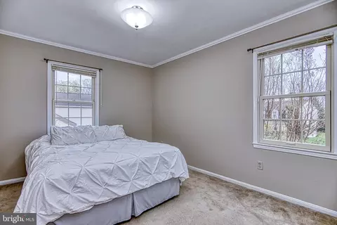 Bedroom - 8331 Kenwood Ave, Springfield, VA 22152 photo 7 of 11