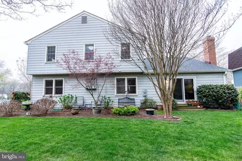 Exterior - 8331 Kenwood Ave, Springfield, VA 22152 photo 8 of 12