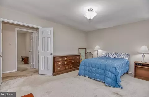 Bedroom - 8331 Kenwood Ave, Springfield, VA 22152 photo 5 of 11