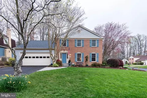 Exterior - 8331 Kenwood Ave, Springfield, VA 22152 photo 3 of 12