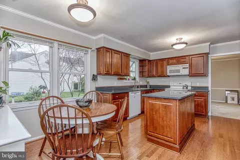 Kitchen - 8331 Kenwood Ave, Springfield, VA 22152 photo 7 of 9