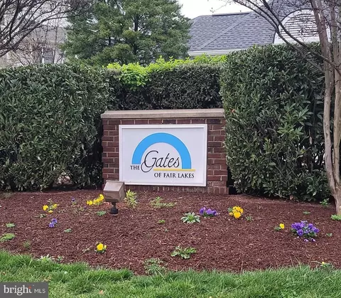 4614 Superior Sq #4614, Fairfax, VA 22033