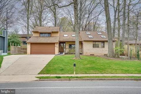 5401 Sideburn Rd, Fairfax, VA 22032