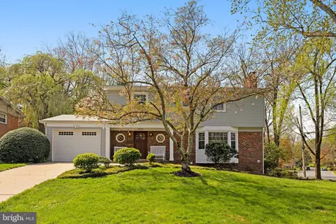9225 Santayana Dr, Fairfax, VA 22031