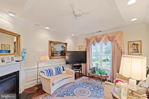 Bedroom - 6214 Wayles St, Springfield, VA 22150 photo 3 of 10