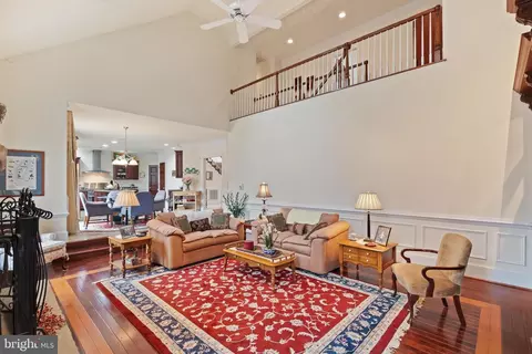Living - 6214 Wayles St, Springfield, VA 22150 photo 7 of 13