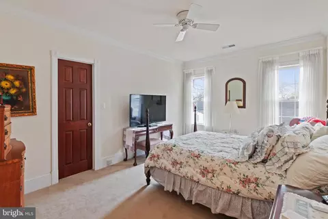 Bedroom - 6214 Wayles St, Springfield, VA 22150 photo 5 of 10