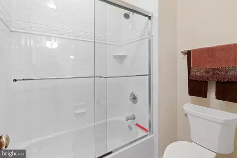 Bath - 6214 Wayles St, Springfield, VA 22150 photo 6 of 9