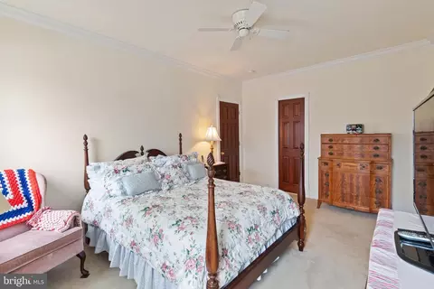 Bedroom - 6214 Wayles St, Springfield, VA 22150 photo 4 of 10