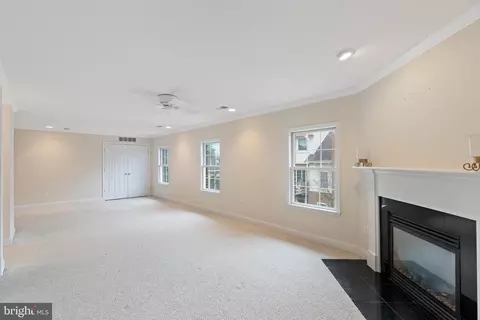 Living - 6214 Wayles St, Springfield, VA 22150 photo 12 of 13