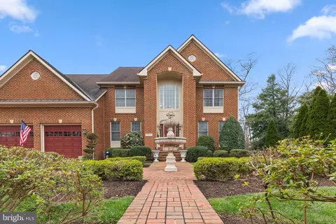 Exterior - 6214 Wayles St, Springfield, VA 22150 photo 22 of 32