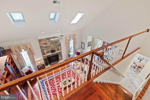 Entry Way - 6214 Wayles St, Springfield, VA 22150 photo 4 of 4