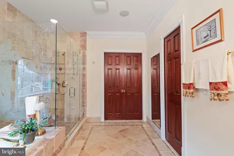 Entry Way - 6214 Wayles St, Springfield, VA 22150 photo 3 of 4