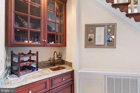 Kitchen - 6214 Wayles St, Springfield, VA 22150 photo 5 of 6