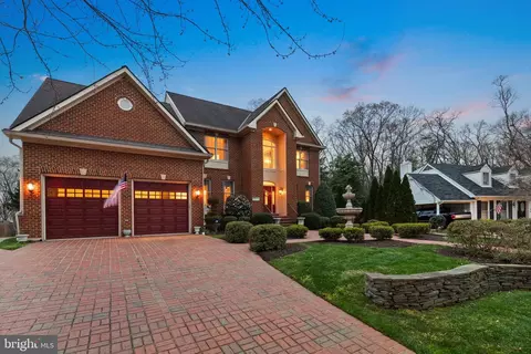 Exterior - 6214 Wayles St, Springfield, VA 22150 photo 27 of 32