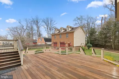 Exterior - 6214 Wayles St, Springfield, VA 22150 photo 10 of 32