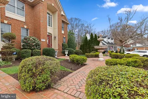 Exterior - 6214 Wayles St, Springfield, VA 22150 photo 31 of 32
