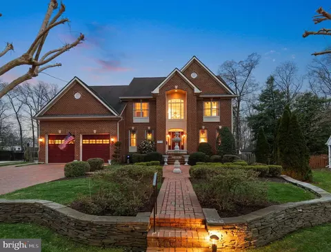 6214 Wayles St, Springfield, VA 22150