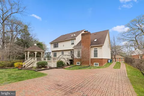 Exterior - 6214 Wayles St, Springfield, VA 22150 photo 17 of 32