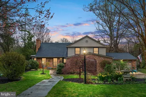 3609 Bent Branch Ct, Falls Church, VA 22041