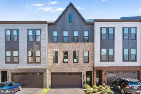 2671 Jetstream Rd, Herndon, VA 20171