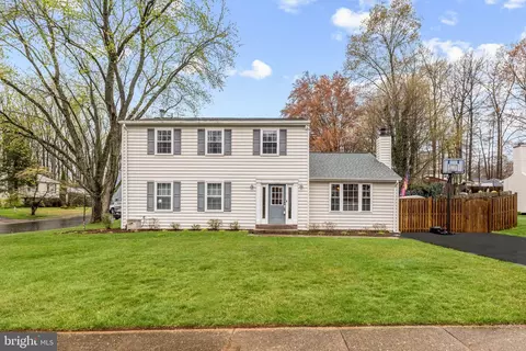 9757 Turnbuckle Dr, Burke, VA 22015