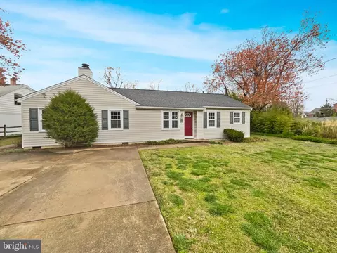 6434 Kalmia St, Springfield, VA 22150