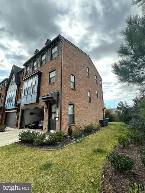 4080 Privet Ct, Chantilly, VA 20151