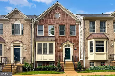 6495 English Ivy Ct, Springfield, VA 22152