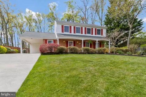 Exterior - 6132 Roxbury Ave, Springfield, VA 22152 photo 3 of 18