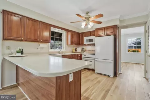 Kitchen - 6132 Roxbury Ave, Springfield, VA 22152 photo 3 of 6