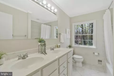 Bath - 6132 Roxbury Ave, Springfield, VA 22152 photo 2 of 10