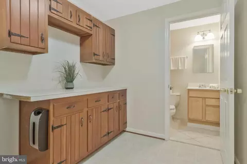 Kitchen - 6132 Roxbury Ave, Springfield, VA 22152 photo 5 of 6