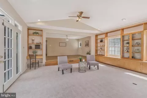 Living - 6132 Roxbury Ave, Springfield, VA 22152 photo 8 of 16