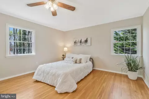 Bedroom - 6132 Roxbury Ave, Springfield, VA 22152 photo 2 of 7