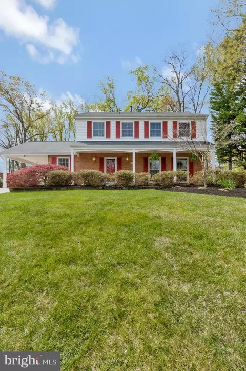 Exterior - 6132 Roxbury Ave, Springfield, VA 22152 photo 4 of 18