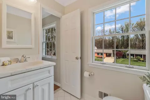 Bath - 6132 Roxbury Ave, Springfield, VA 22152 photo 7 of 10
