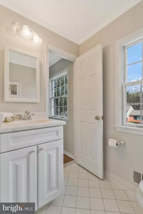 Bath - 6132 Roxbury Ave, Springfield, VA 22152 photo 8 of 10