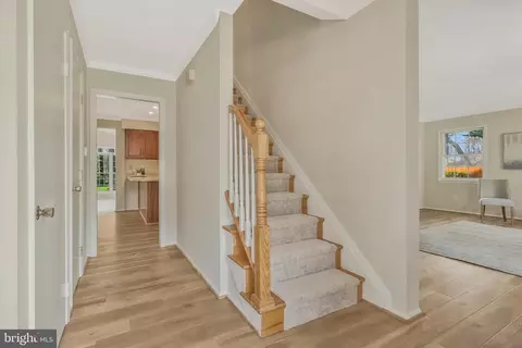 Entry Way - 6132 Roxbury Ave, Springfield, VA 22152 photo 2 of 3