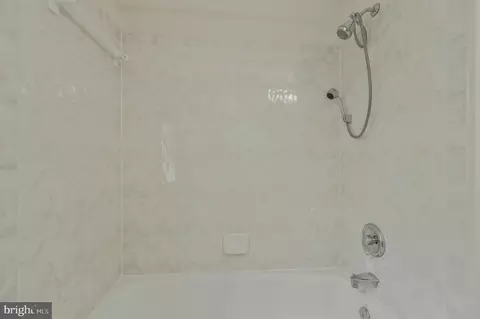 Bath - 6132 Roxbury Ave, Springfield, VA 22152 photo 4 of 10