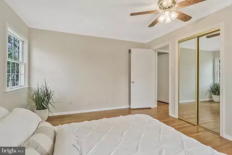 Bedroom - 6132 Roxbury Ave, Springfield, VA 22152 photo 4 of 7