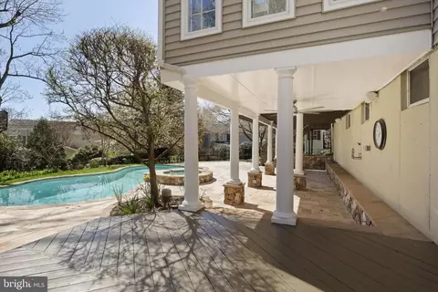Exterior - 7503 Candytuft Ct, Springfield, VA 22153 photo 14 of 20