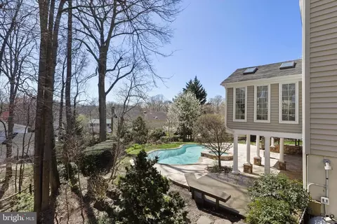 Exterior - 7503 Candytuft Ct, Springfield, VA 22153 photo 6 of 20