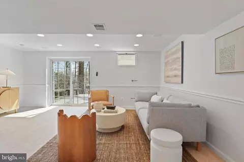 Living - 7503 Candytuft Ct, Springfield, VA 22153 photo 10 of 12
