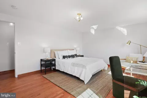 Bedroom - 7503 Candytuft Ct, Springfield, VA 22153 photo 6 of 10