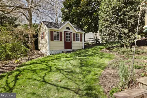 Exterior - 7503 Candytuft Ct, Springfield, VA 22153 photo 17 of 20