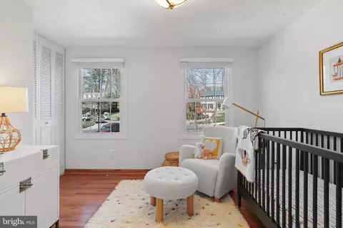 Living - 7503 Candytuft Ct, Springfield, VA 22153 photo 9 of 12